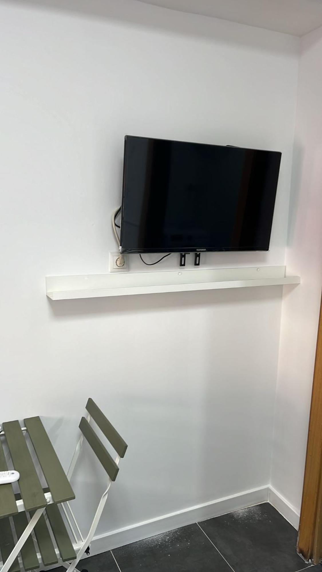 Estudio Encantador Cerca Del Carrefour Rosaleda 1 Малага Екстериор снимка
